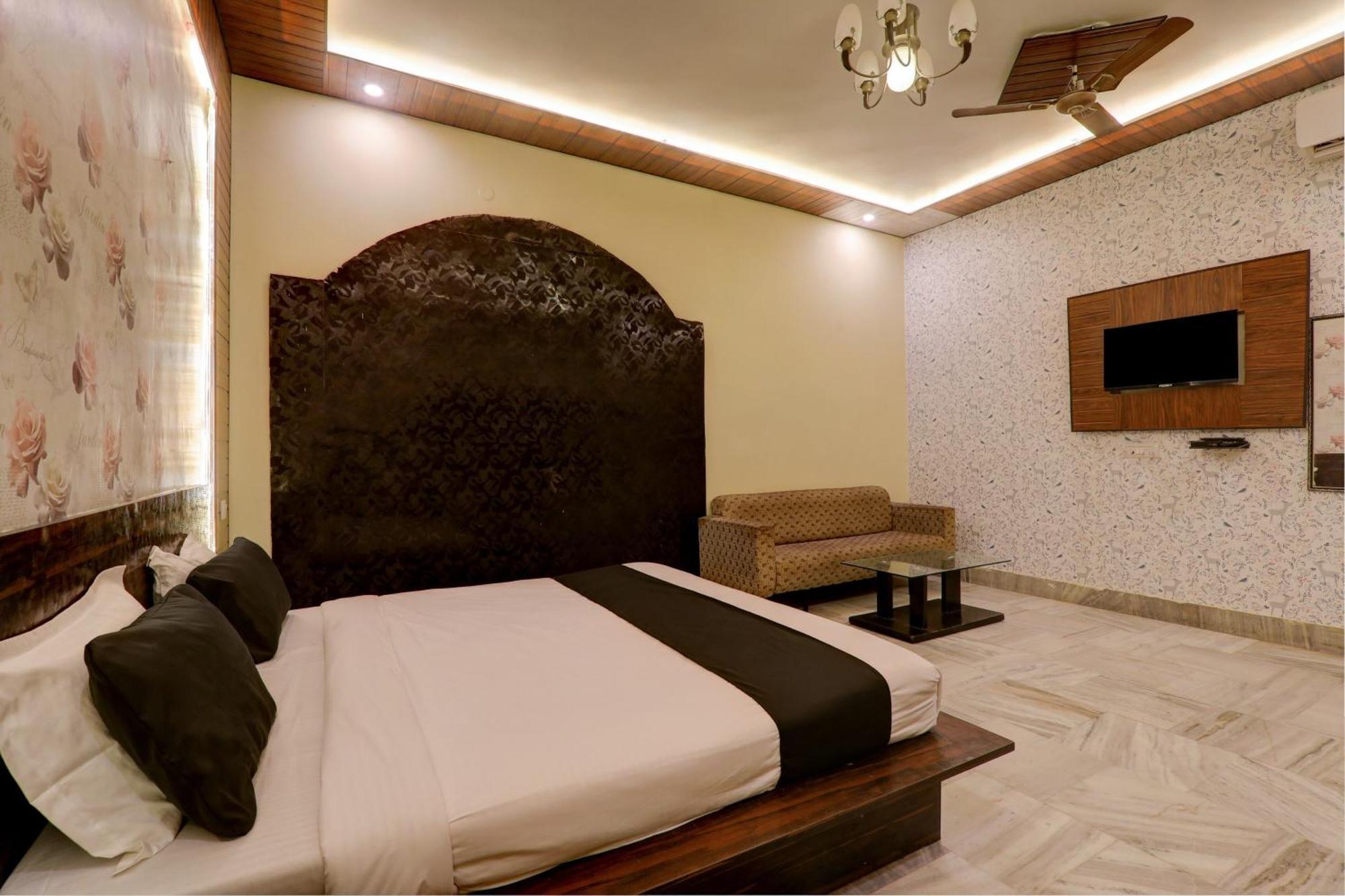 Hotel O Flagship Adbhut Moment Hotel 瓦拉纳西 外观 照片